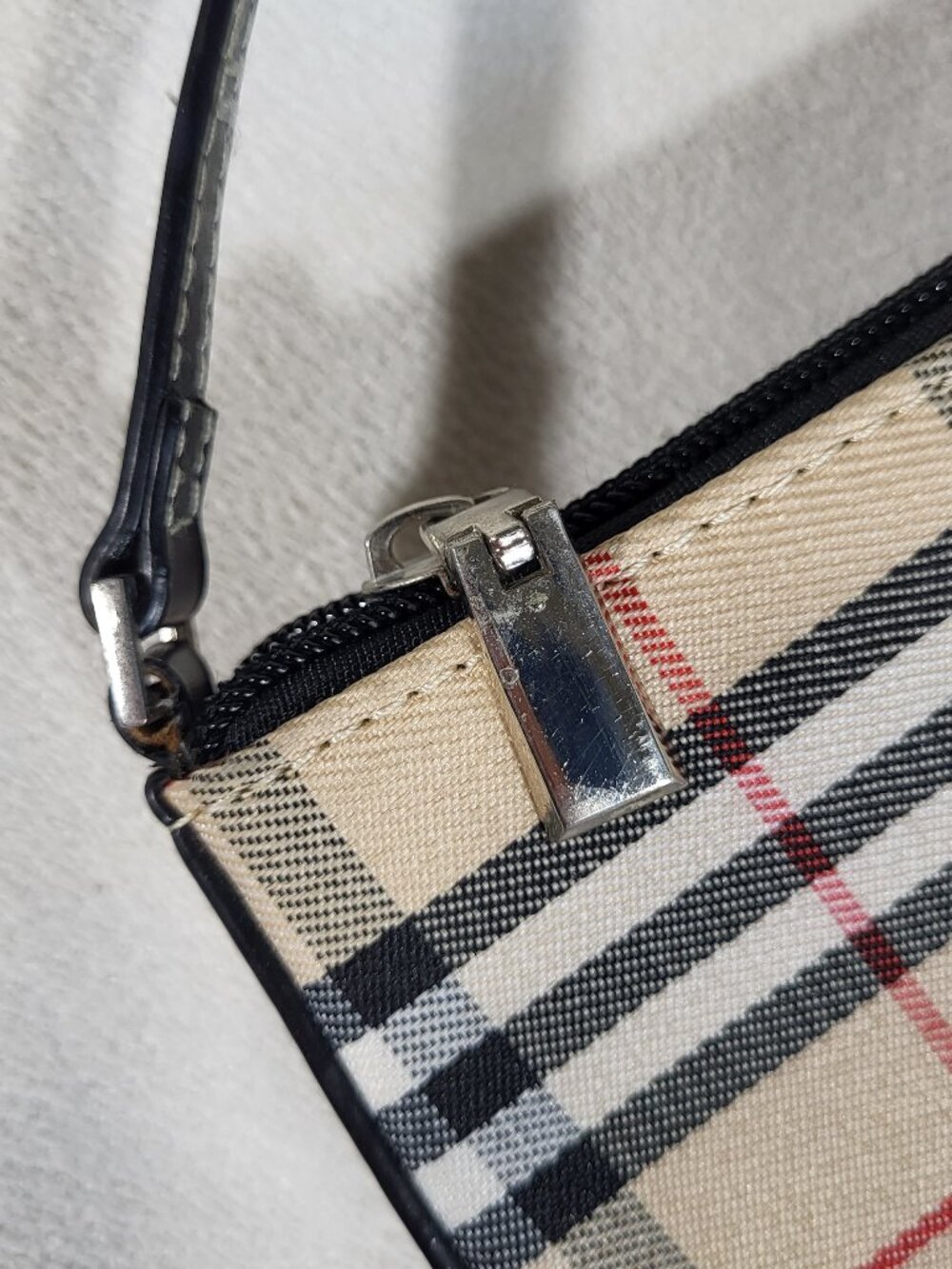 VINTAGE BURBERRY NOVA CHECK SHOULDER MINI BAG - Picture 9 of 16